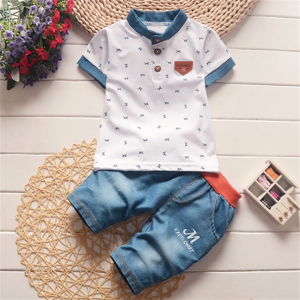 2PCS Baby Set Summer Fashion All over Print Letter M Pattern Short Sleeve Denim Shorts Set