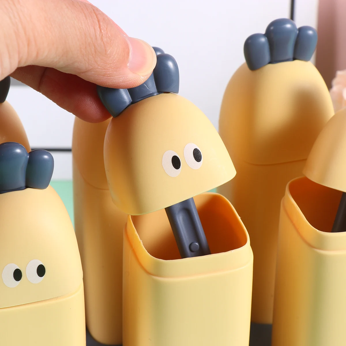 

6pcs Popsicle Mold Reusable Ice Cream Cube Kitchen Ice Mold Plastic Easy Clean Cartoon Radish Chocolate Candy Cake Pudding Jelly