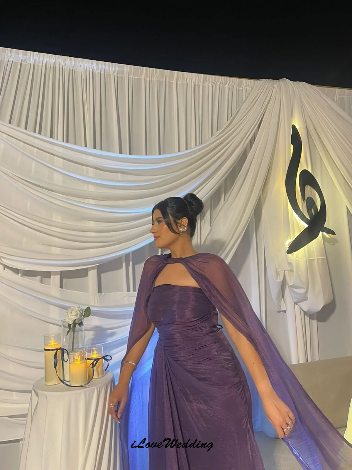 Abiti da ballo eleganti viola personalizzati 2025 Abito da cerimonia nuziale lucido per le donne Abiti formali pieghettati per gli ospiti Abiti da sera lunghi