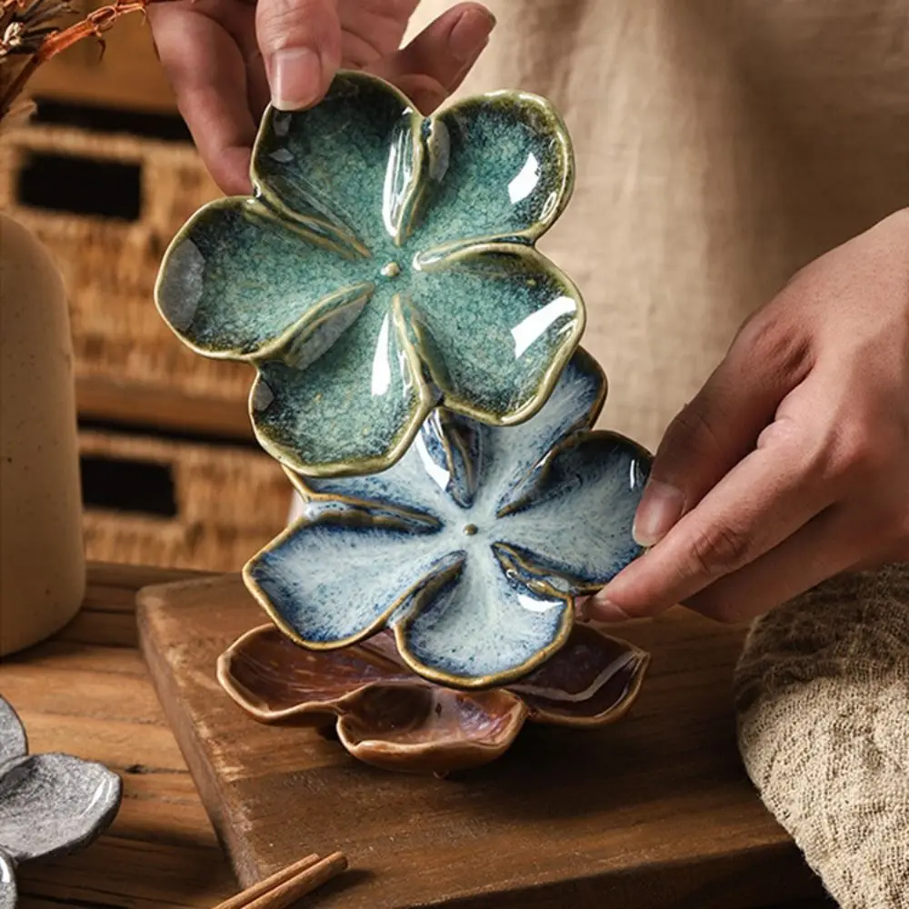 Retro Multi-color Ceramic Craft Dish Creative Decorative Dipping Sauce Dish Flower Shaped Small Dish Gifts