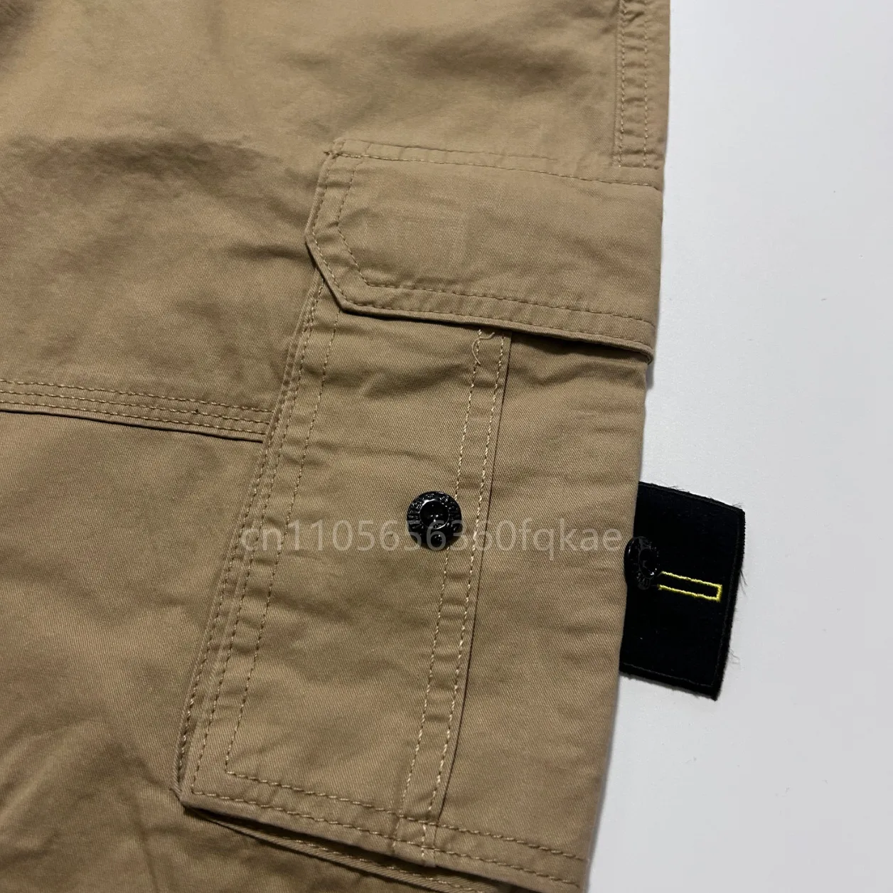 2026 Compass Rose Button Patch Badge Italian Luxury Brand Style 3 Labels Men's Multi-Pocket Straight Leg Cotton Cargo Pants view 3
