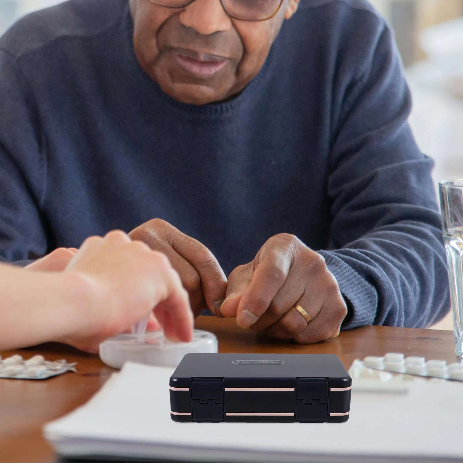 

7 Day Pill Organizer Portable Medicine Storage Box with Double Layer Seal Large Compartment Travel Case for Daily Tablet