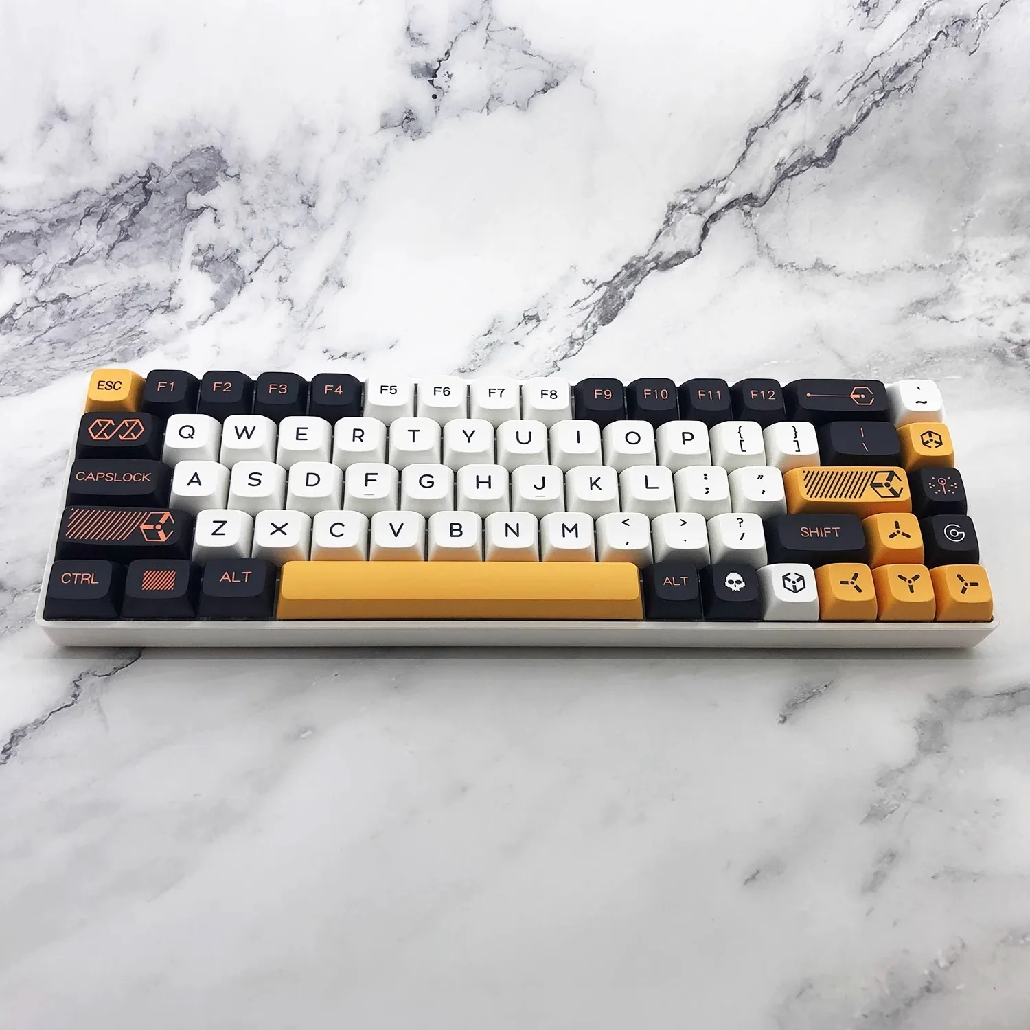 Bee Milk Personalized Keycaps PBT Sublimation XDA Profile Adaptable To 98/104/108/87/84/61/68 Key Mechanical Keyboard Keycaps