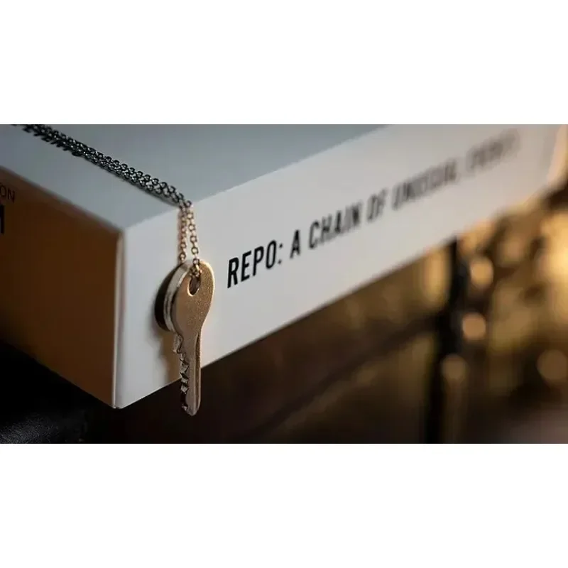 Repo: 특이한 사건의 체인 마술 트릭 공간을 통한 키 전송 클로즈업 환상 멘탈리즘 마기아 마술사 소품 특수 효과