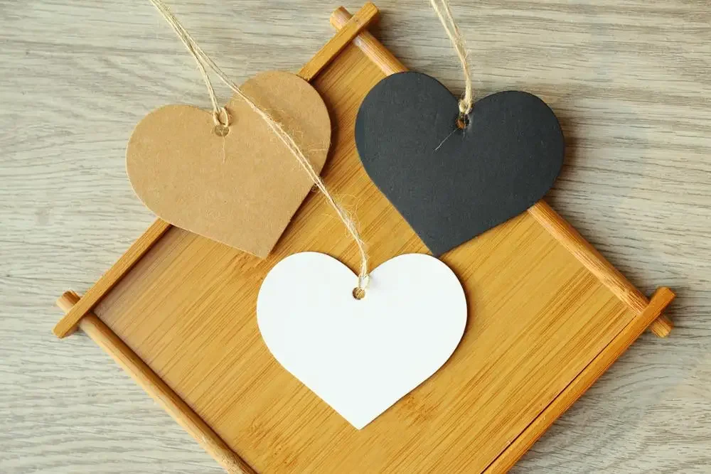 1000Pcs 6.5*5cm Heart Shaped White Black Brown Kraft Paper Tags Gardening Labels DIY Wedding Note Blank Craft Gift Tag