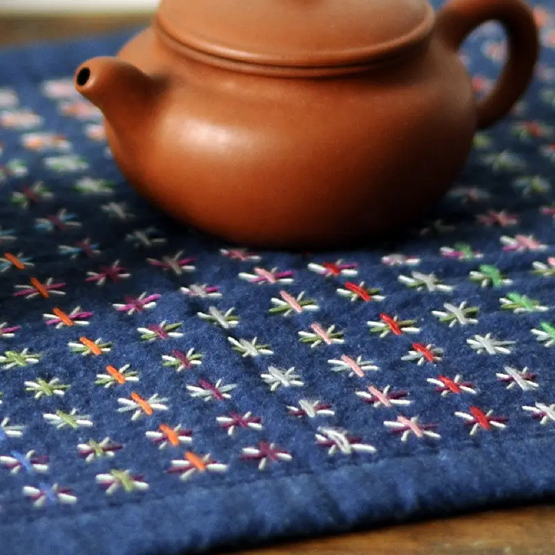 

Colorful Sashiko Embroidery Kit for Beginners, DIY Tea Mat Cloth Sewing Set with Pre-Printed Hand Stitch Practice Fabric 35x25cm