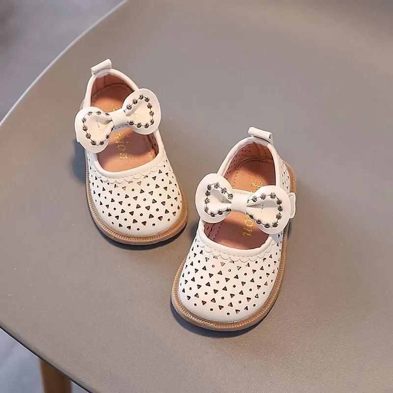 

Baby Leather Shoes Round Toes Hollowed-out Kids Walking Shoes Sweet Bows 2025 New Fashion Girls Flat Shoes Non-slip Soft Sole