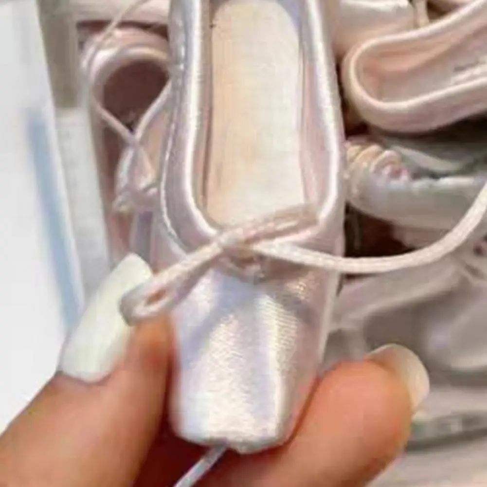 Mini Ballet Shoes Keychain Pendant Handmade Mini Pointe Shoe Charm Keychain Dance Fans Performers Ballet Accessory Gift