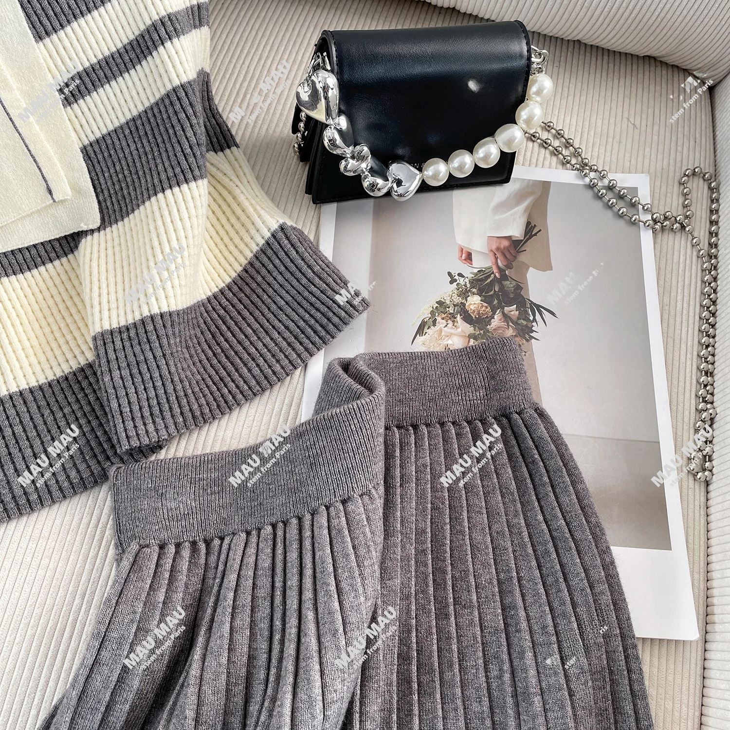 ชุดเซ็ตสองชิ้นลำลองสไตล์แฟชั่นสีกรมท่าสำหรับผู้หญิง ฤดูใบไม้ร่วง 2025 ประกอบด้วยเสื้อกั๊กและกระโปรง ดีไซน์ช่วยให้ดูอ่อนวัย