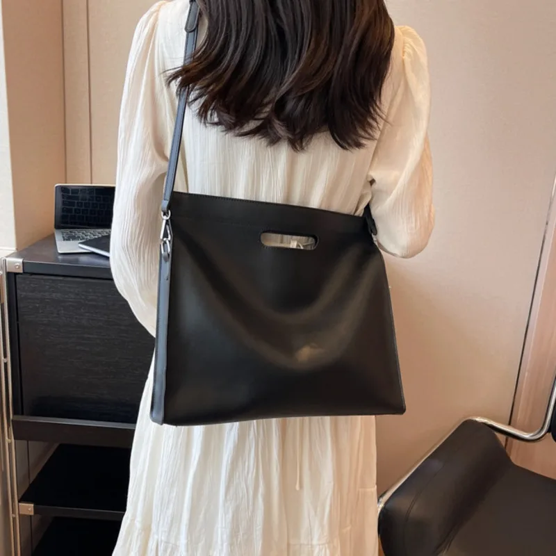 Large capacity women\'s bag Soft leather computer handbag Luxury big square Single Shoulder Crossbody bag High quality women bags