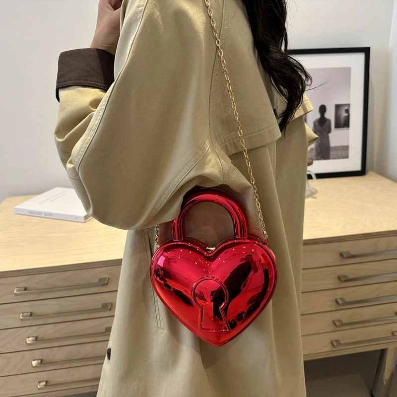 2024 Nowa torebka na szminkę Cute Heart Mini Crossbody Bag Quality Acrylic Wommen Handbag Purse Designer Lady Shoulder Bag Lipstick Box