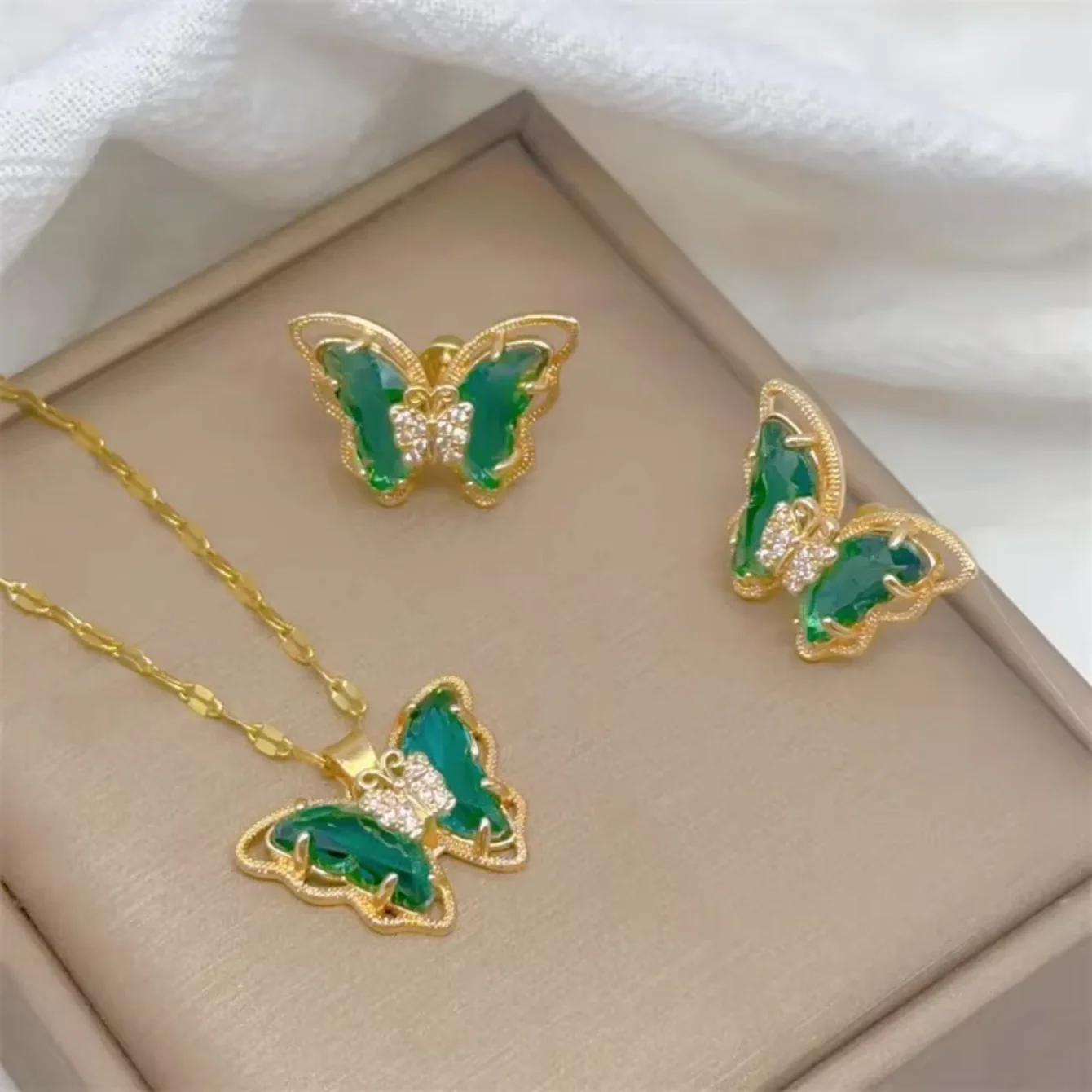 2 PCS Butterfly Jewelry Set Exquisite Green Butterfly Pendant Necklace Stud Earrings Black Yellow Purple Jewelry for ladies image 2