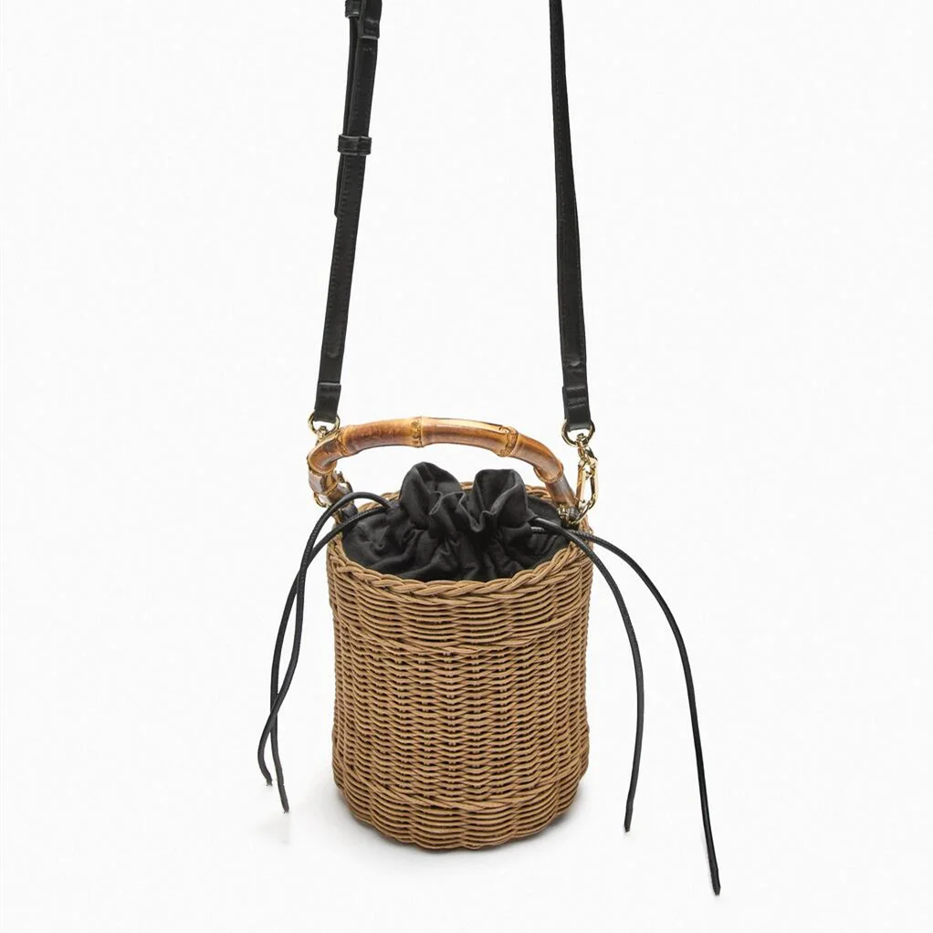 Fashion Rattan Women Shoulder Bags Designer Bamboo Handle Wicker Woven Handbags Casual Summer Beach Straw Bag Small Bucket Purse