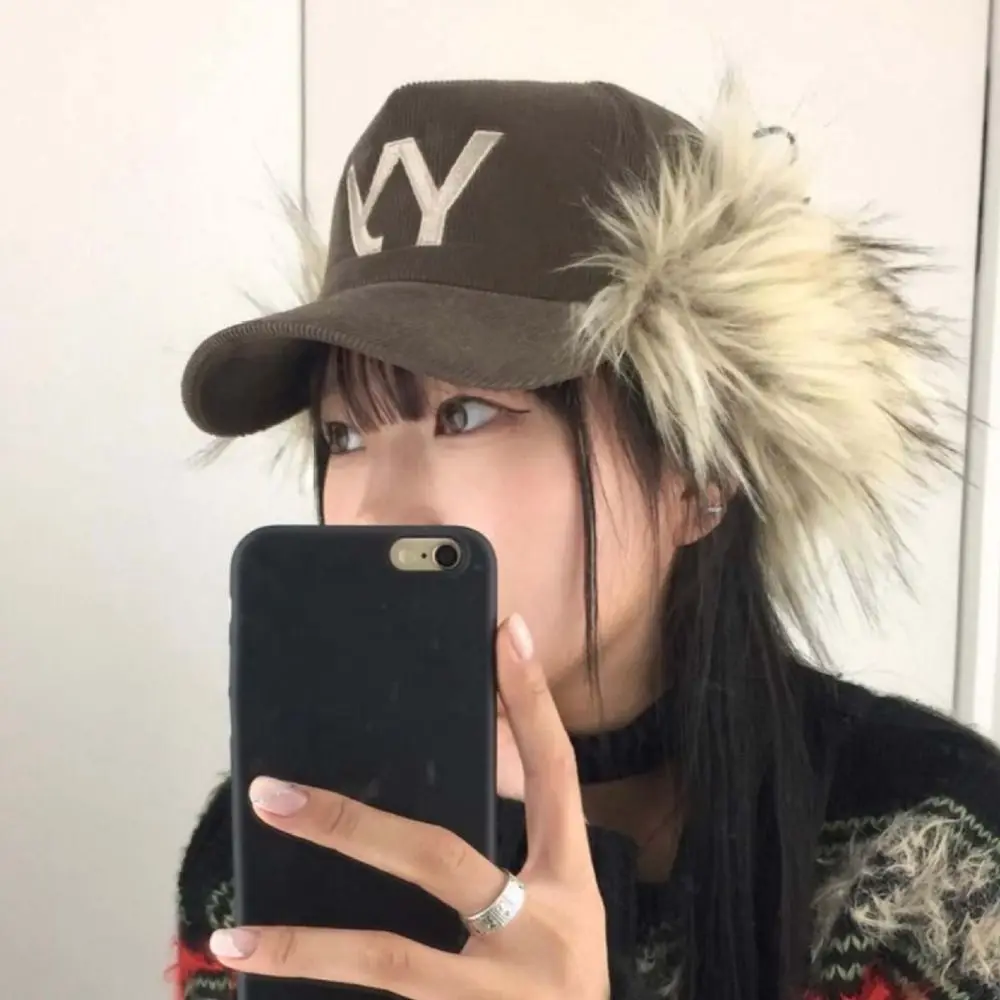 

Retro Korean Style Corduroy Baseball Cap Casual Embroidered Feather Baseball Hat Imitation Fur Sunshade Y2k Peaked Cap Women