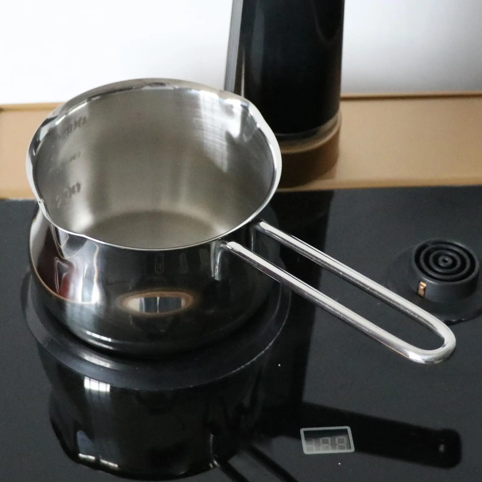 

Stainless Milk pan and pot Saucepan Sauce Pan Noodles Pan with Scale