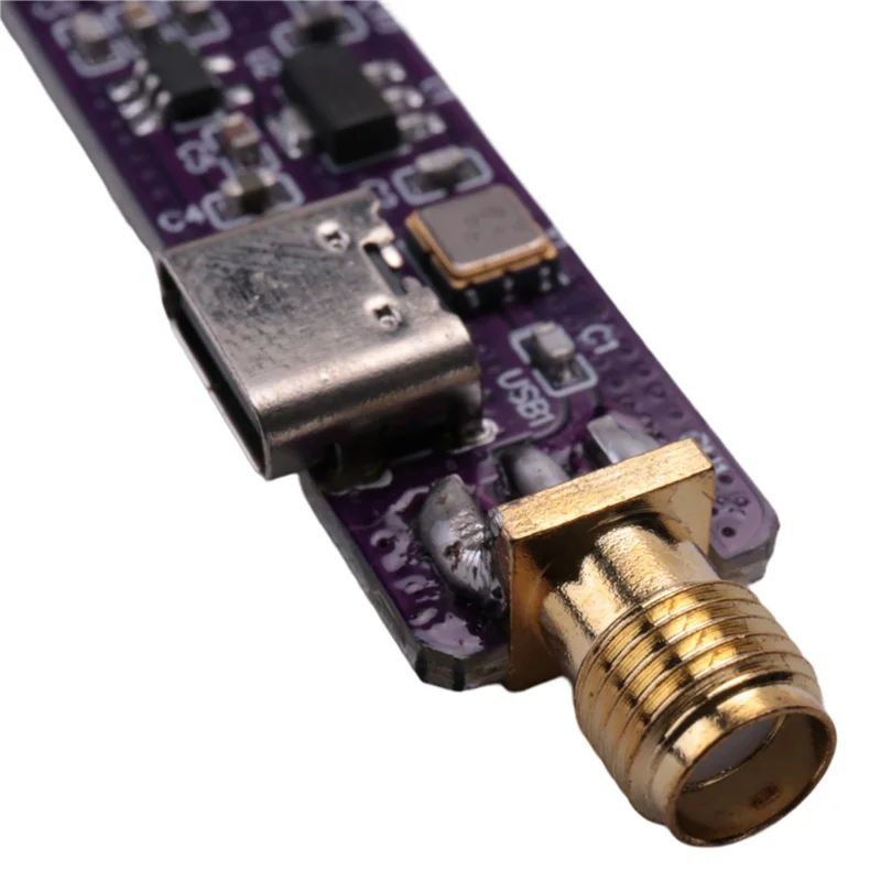 

FORW-3X 1090 МГц 1,09 ГГц ADS-B Активный фильтр SAW и источник питания LNA 5 В малошумящий усилитель