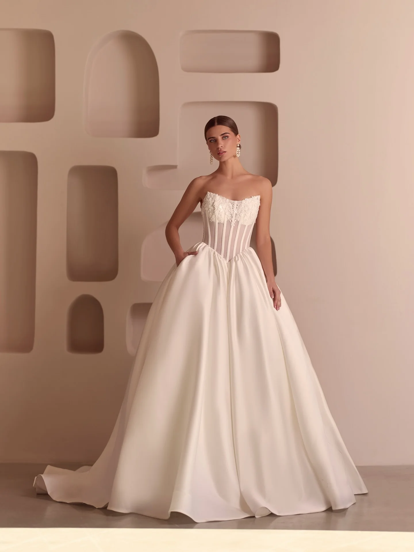 New Arrival Strapless Boat Neckline A-Line Satin Wedding Dress Lace-up Back Floor Length Sweep Train Gown for Bride Customized