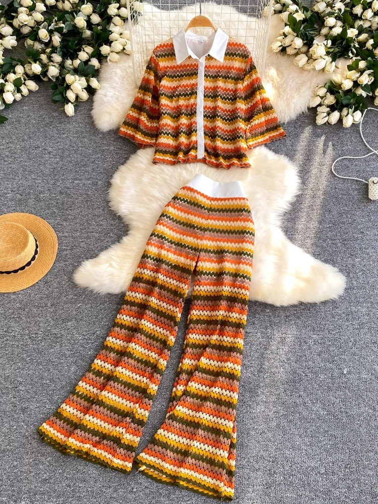 

Летний женский комплект из двух предметов в стиле lazy style: полосатый свитер с цветовыми блоками и ажурной вязкой, а также широкие брюки. Новинка премиум-класса.