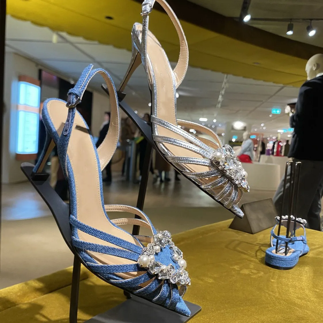 Summer new pointed pearl rhinestone buckle fine strap sandals, versatile party dress, denim slim heel high-heeled women's shoes view 2
