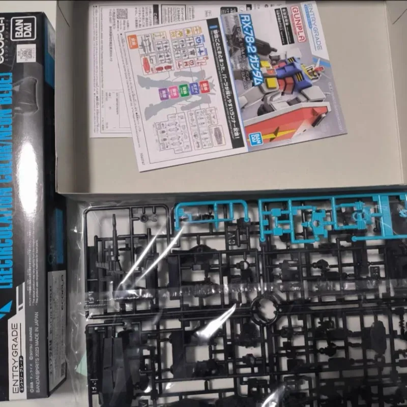 Bandai Original EG Series RX-78-2 GUNDAM RECIRCULATION COLOR / NEON BLUE Action Figure Toys for Boys Gifts Collectible Ornaments
