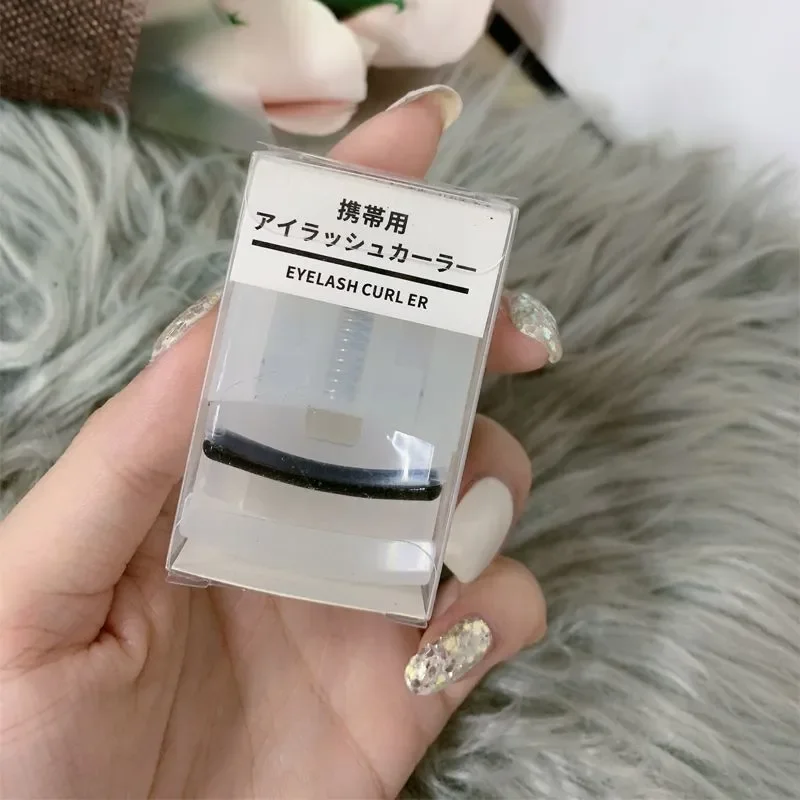 

Hot Sales Eyelash Clip Good Product Portable Eyelash Clip Roll Up Durable Mini Eyelash Free Replacement Rubber Strip Wholesale