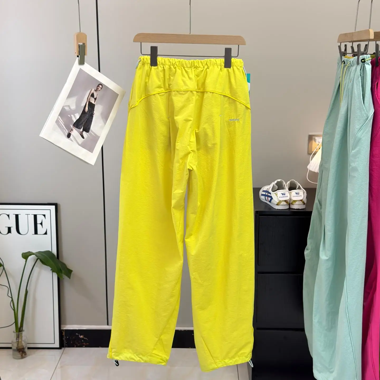 Outdoor Lightweight Breathable Quick Dry Waterproof Foldable Paratrooper Workwear Casual Pants for Men And Women Couples