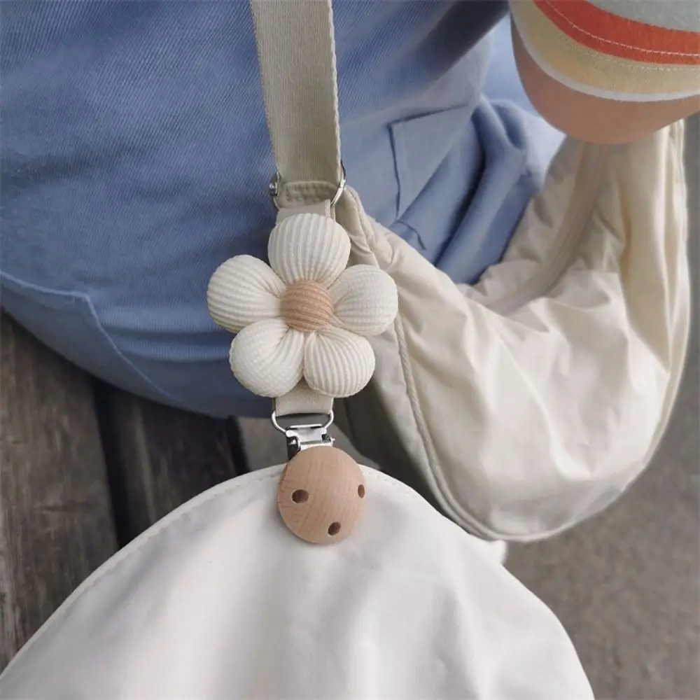 Portable Anti-lost Cotton Flower Hat Clip Wood Clip Hanging on Bag Travel Hat Holder Organizer Gadget Portable Hat Storage Beach
