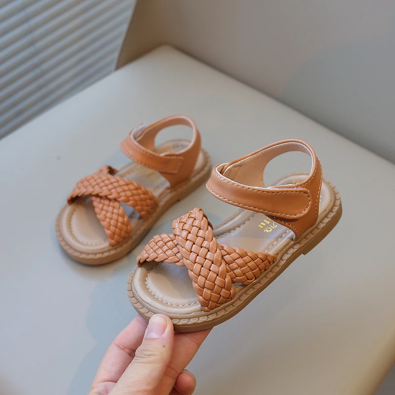 Girls Sandals Kids Fashion Princess Beach Shoes 2024 Brand New Cross Tied Weave Style Fashion Children Summer Sandals Soft Cute