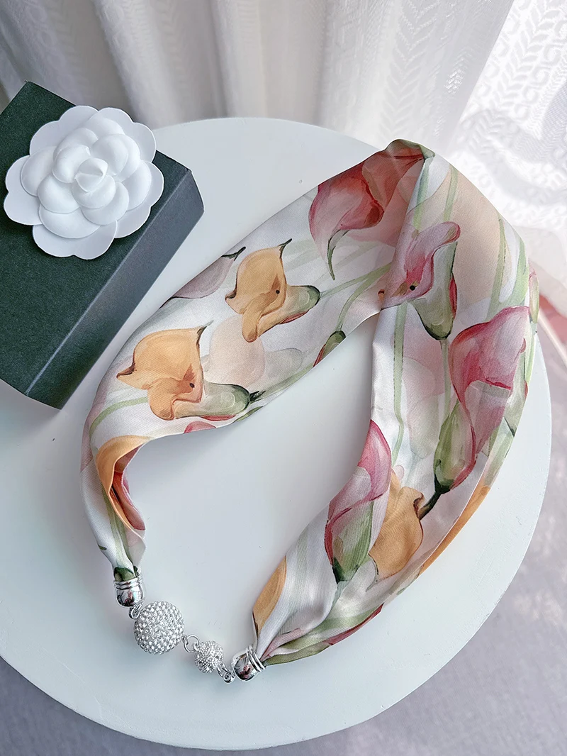 

Магнитный шарф на шею с пряжкой и принтом Каллы Лилии, универсальный шарф с жемчужной пряжкой, шарф с принтом, магнитный шарф с застежкой, ожерелье с подвеской