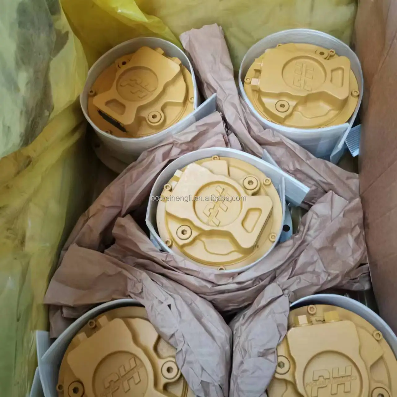 НОВИНКА 01243764   ГИДРАВЛИЧЕСКИЙ ДВИГАТЕЛЬ ДЛЯ ДЕВОЙ ШАМ HD10 HD12 HD13 Ролик