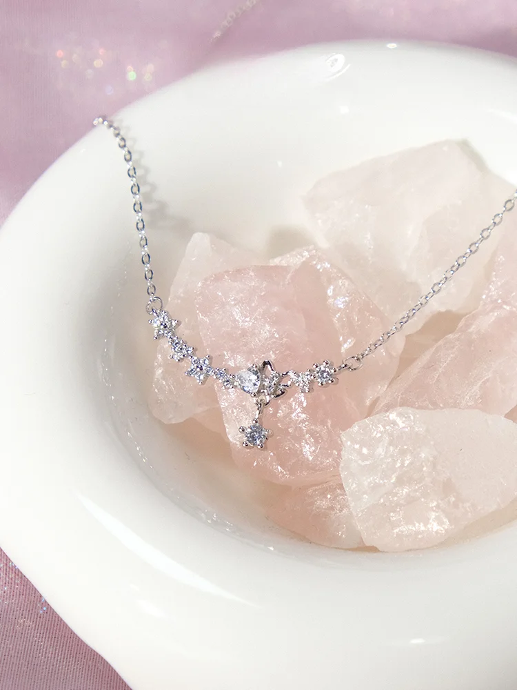 Star-seeking butterfly necklace star pendant niche light luxury versatile s925 silver collarbone chain