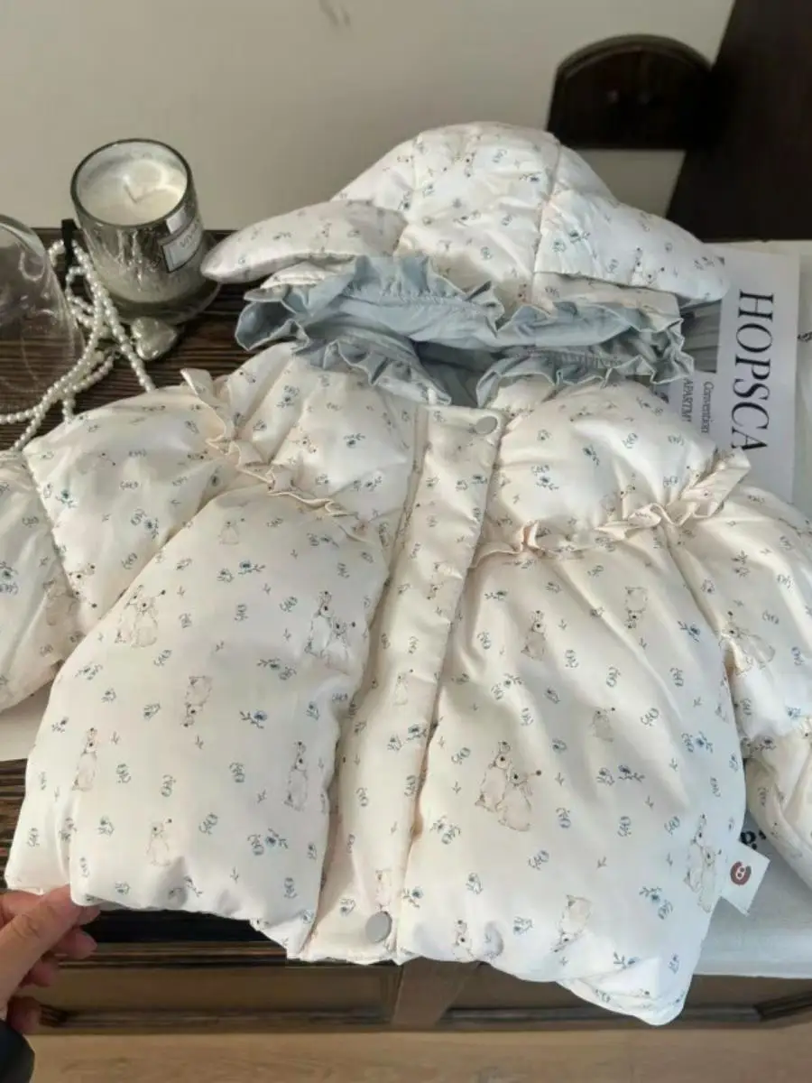 Koreanisches Kinder-Winteroutfit 2025 Neuerscheinung Cartoon Hasenohren Baumwolljacke mit Rüschenhose Zweiteiliges Set für G...