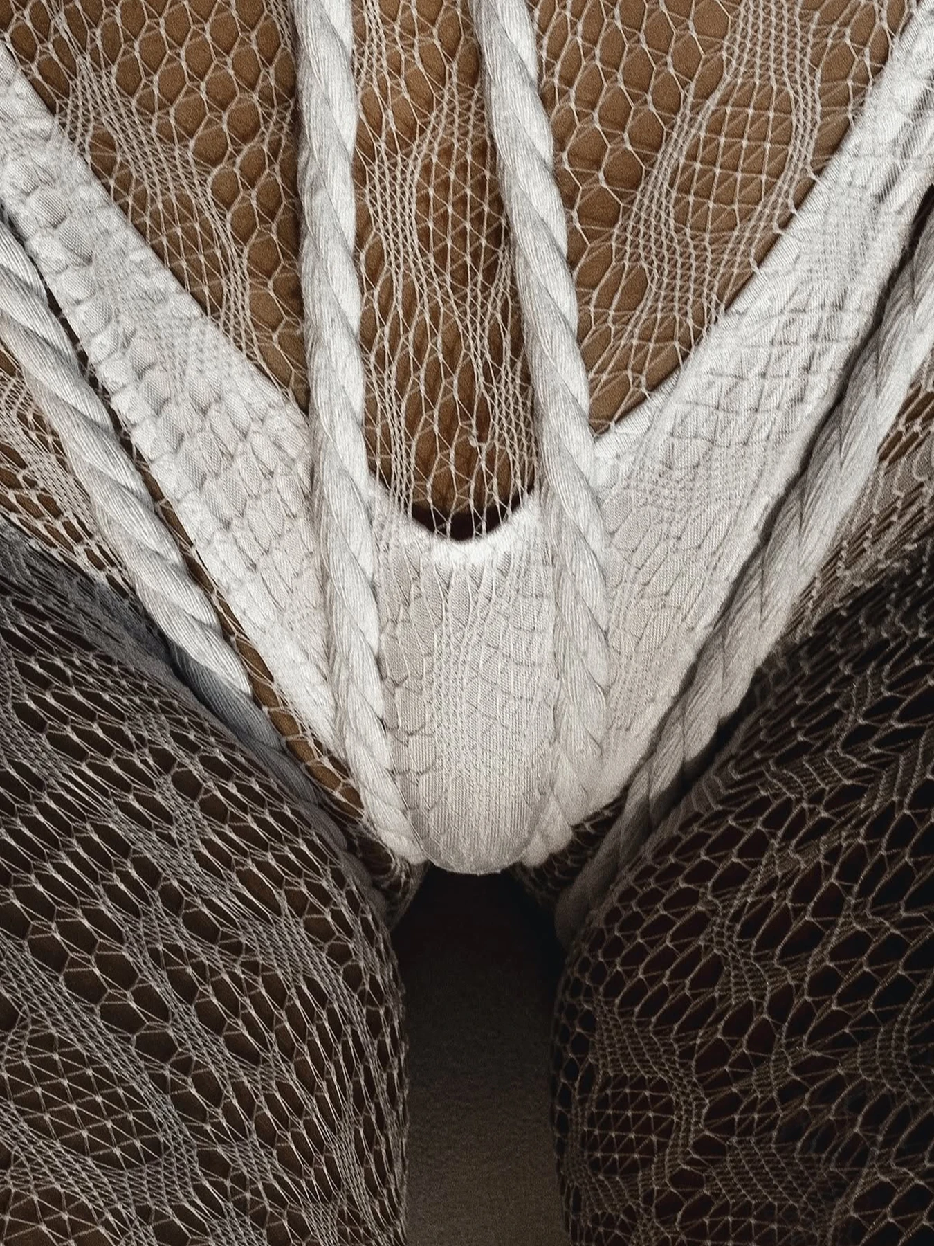 ชุดบอดี้สูทถักตาข่ายสีขาว LT24 เนื้อผ้านุ่ม สวมใส่สบาย ระบายอากาศได้ดี เหมาะสำหรับทุกฤดูกาล