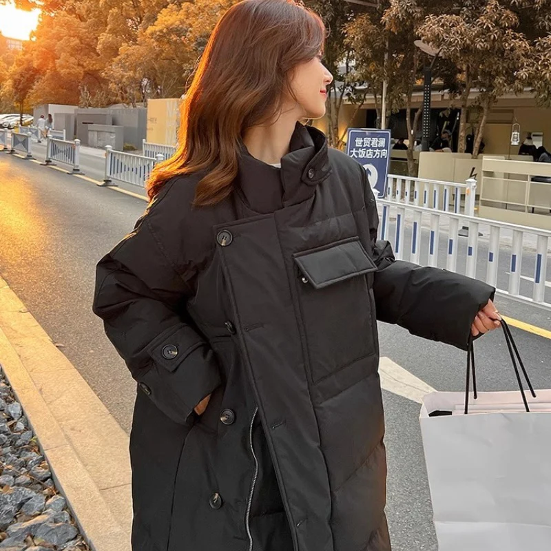 معطف شتوي طويل من القطن للنساء 2025 موضة الجانب زر الوقوف طوق مبطن سترة قطن المتضخم سترات دافئة غير رسمية امرأة