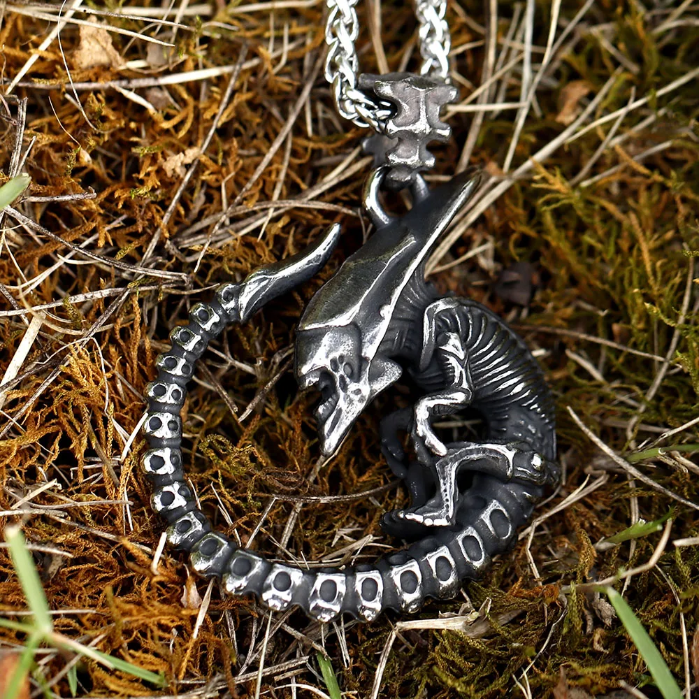 2022 New Arrvial Alien Necklace Pendant For Men Women Skull Punk Movie Special Design Jewelry free shipping