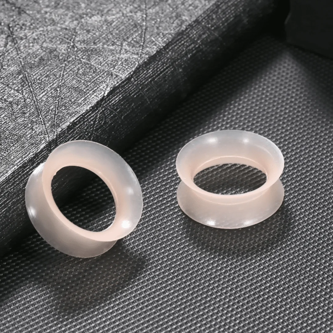 2pcs 3-25mm Silicone Ear Tunnels and Plug Jewelry Black White Ear Gauges Expander Women Hollow Earring Piercing Body Jewelry