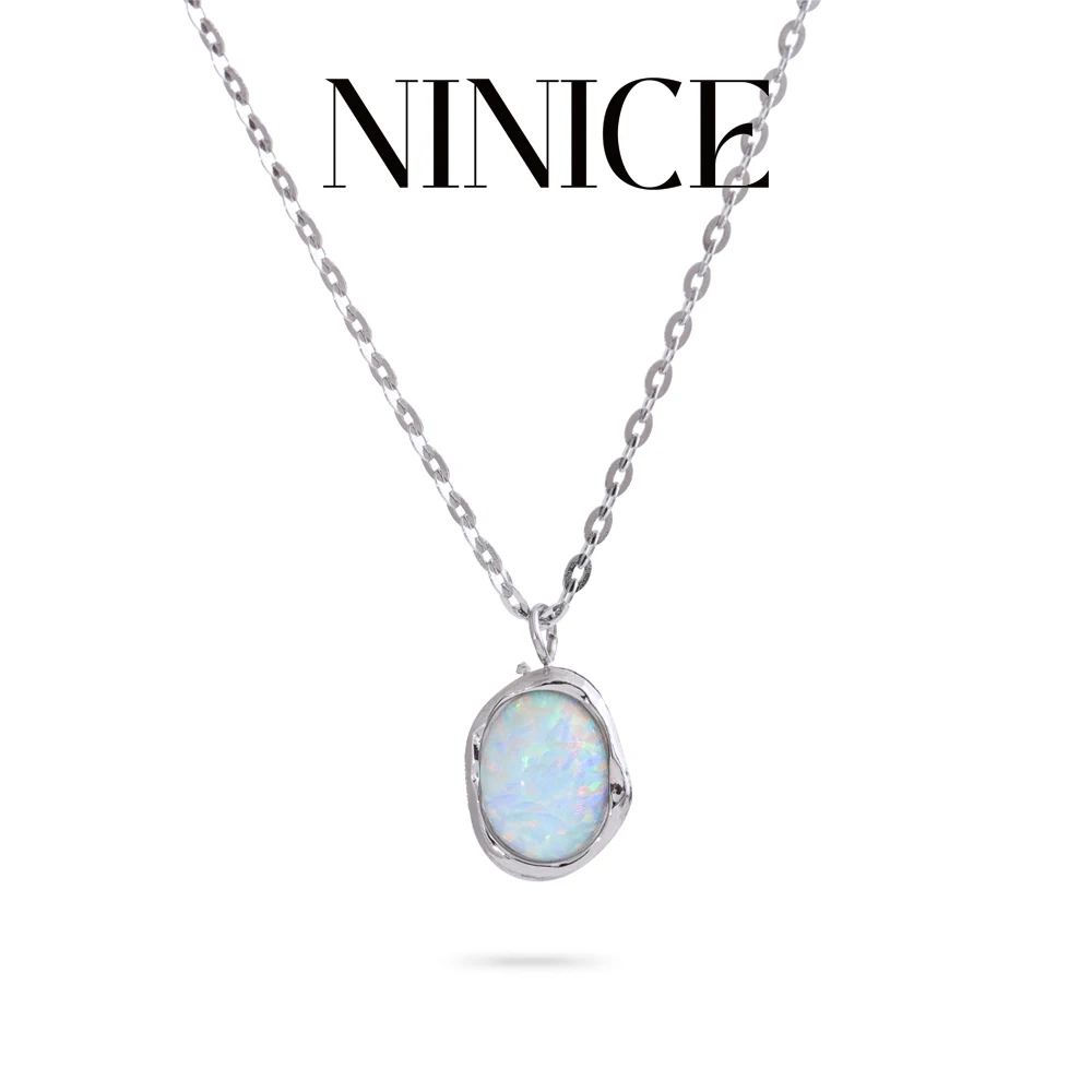 Image of NiNice Stilvolle verarbeitete Halskette mit kleinem Anhänger aus Opalstein, Gold- und Silberfarben, Edelstahl, exquisites Schmuckzubehör