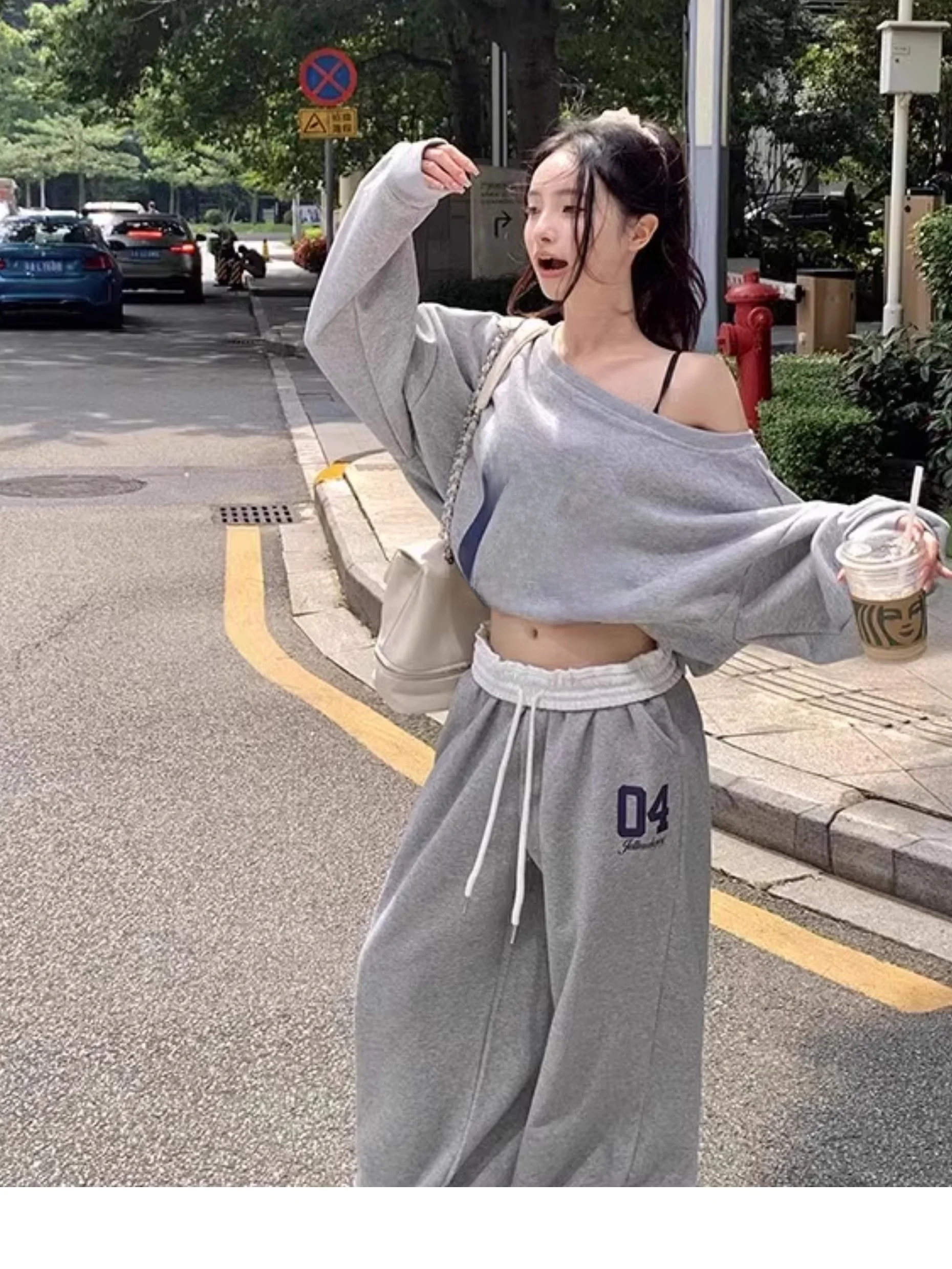 

Новинка 2025: Модный женский свитер оверсайз с диагональным рукавом и цифровым принтом для весны и осени