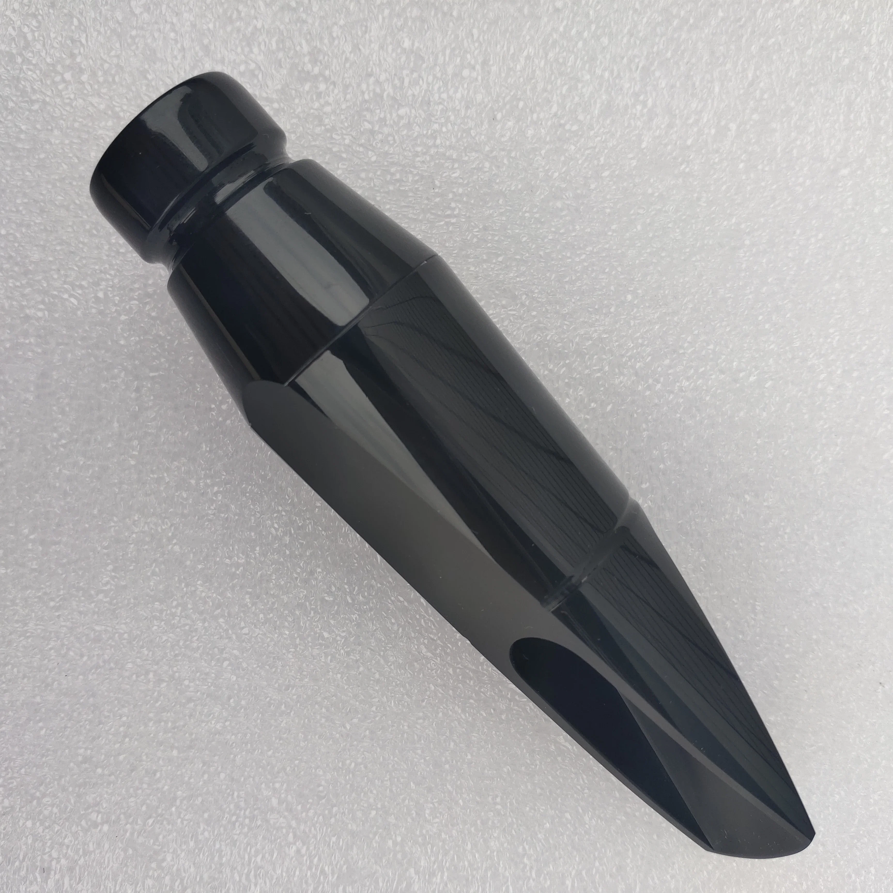 Mouthpiece for baritone saxophone