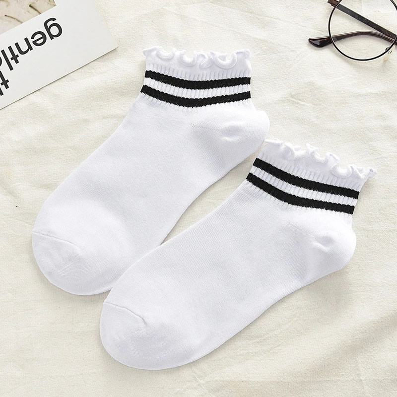 New Women Cotton Cusual White Black Socks Girls Cute Crimped Ankle Sokken Stripes Dots Heart 34-40