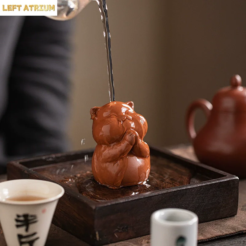 Lucky Bell Cat Tea Pet - Estatua de Gato Hecha a Mano de Arena Morada, Linda Decoración para Oficina y Hogar, Regalo Estilo Chino
