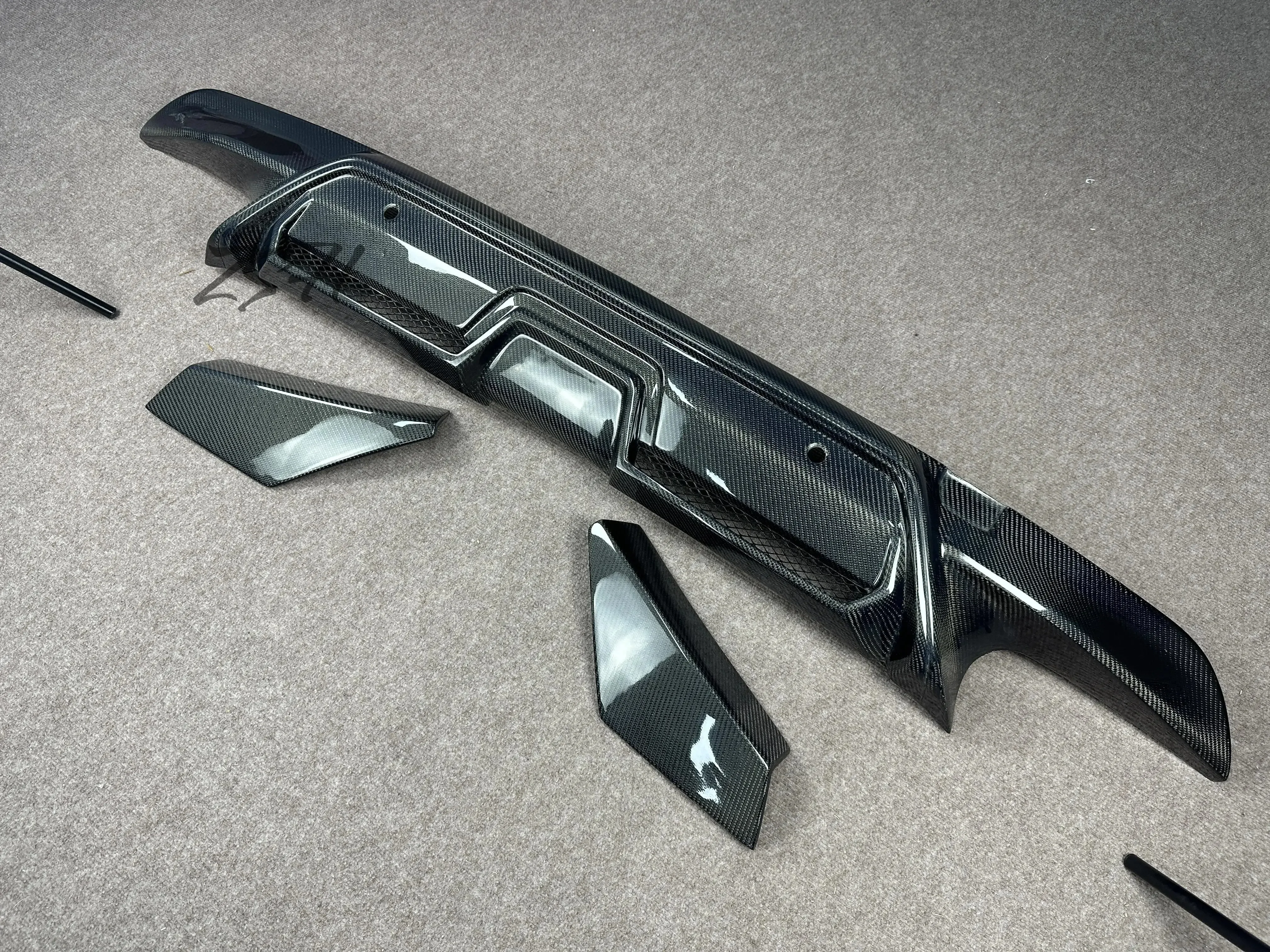 Carbon Fiber Rear Bumper Diffuser for BMW F95 X5M with Carbon Front Lip Splitter Rng Style Performance Auto Body Part