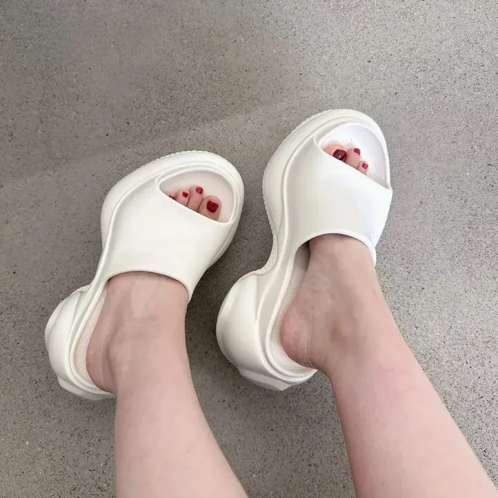 2024 Summer New High-heeled Slippers Women Platform Designer Slides Fashion Letters Ladies Beach Shoes Casual Slipper Indoor