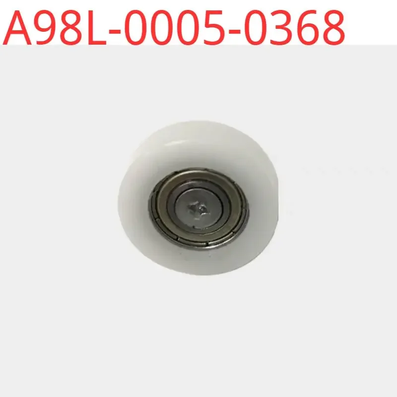 A98L-0005-0368 # 001 # 002 FANUC safety door lower roller bearing safety door roller bearing