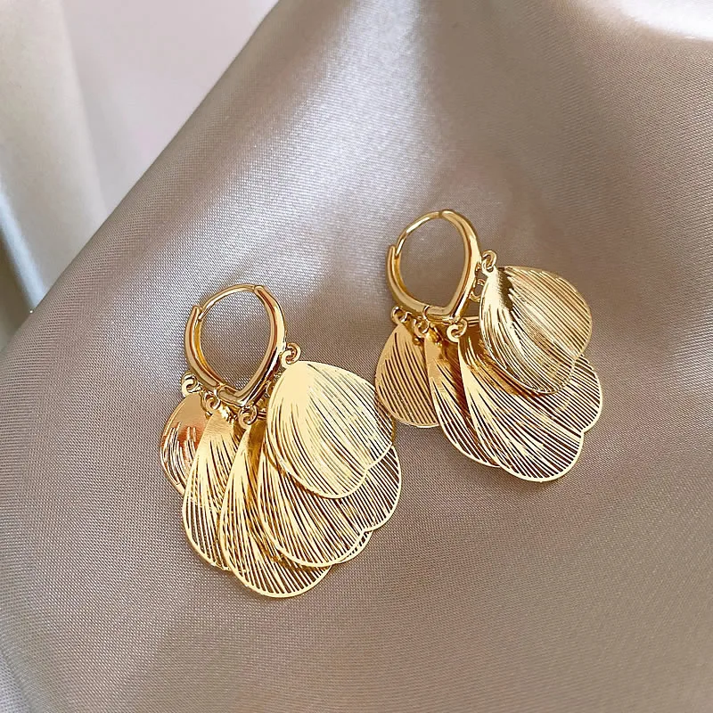 الأوروبية والأمريكية الخفيفة الفاخرة أنيقة المعادن الجوف شرابة قطع هوب أقراط للنساء موضة هدايا مجوهرات معدنية بسيطة