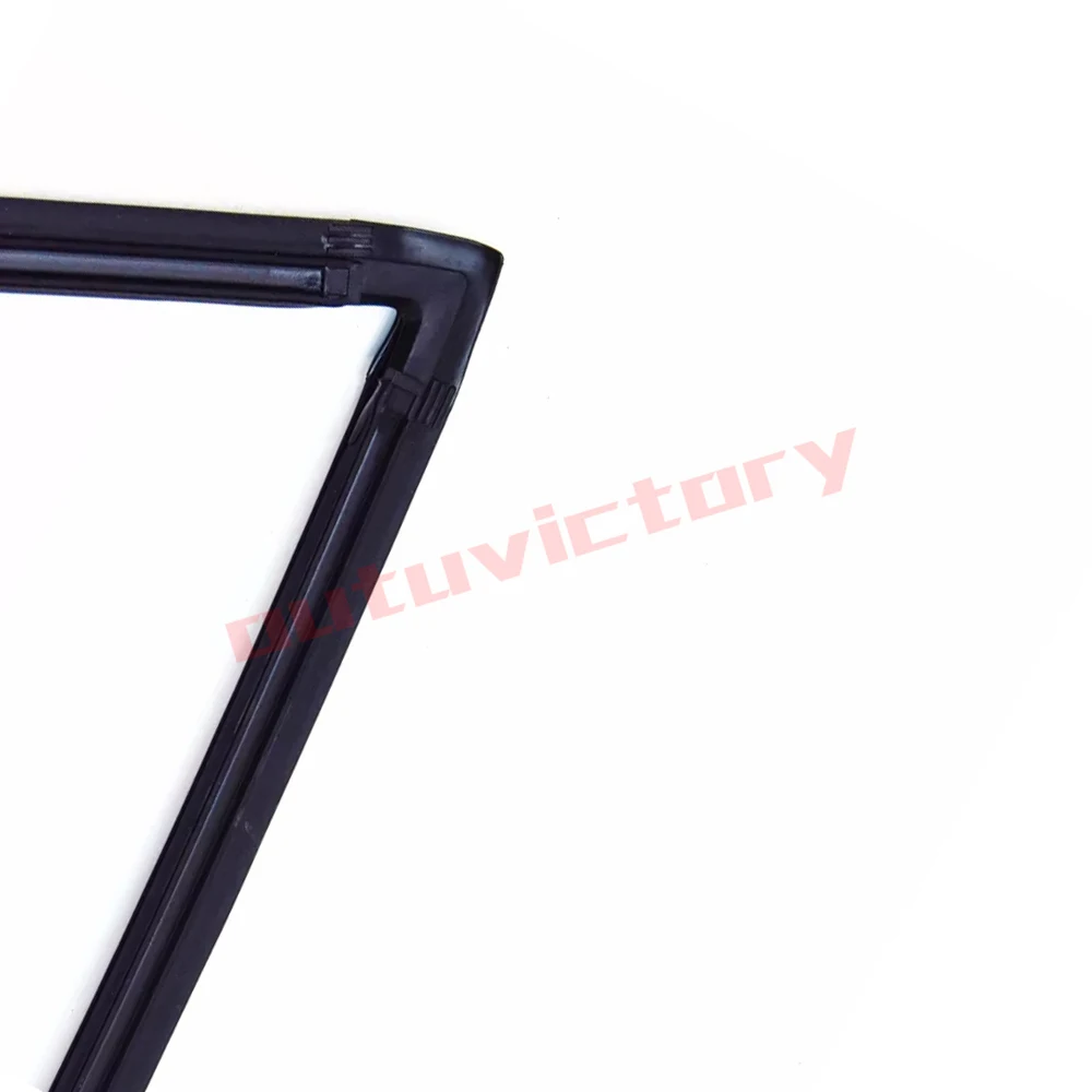 Windshield upper bezel seal 51318159785 for BMW E39 5-Series 525I 528I 530I 540I M5