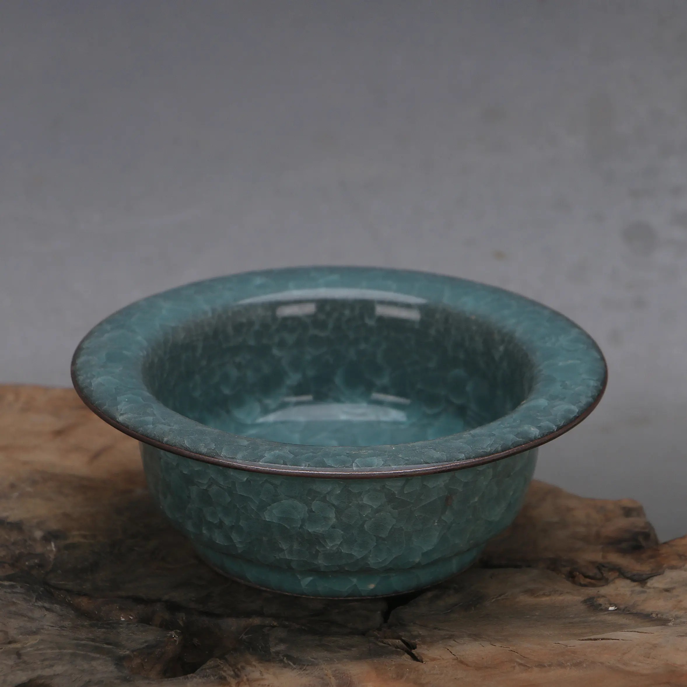 Song Dynasty Guan Style Ice Crackle Iron Body Flared Washer Bowl Porcelain Collectible Home Decor Gift