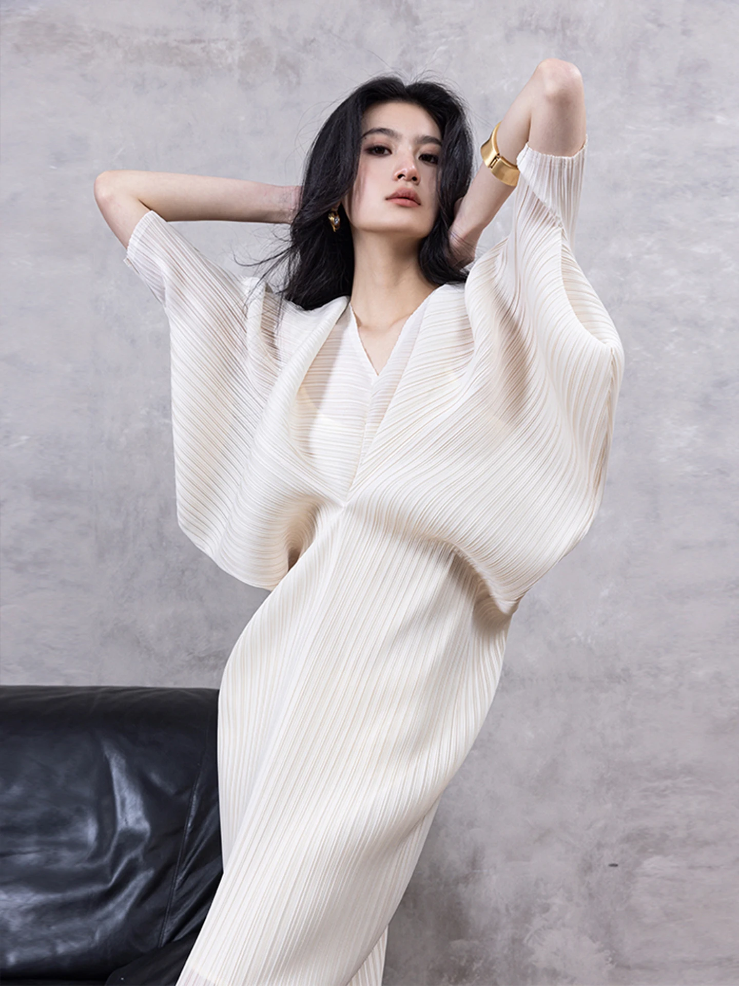 

Casual Style V-Neck Batwing Sleeve Dress Women's Loose Slimming Pleated Design Long Dress Comfortable Polyester High Waist