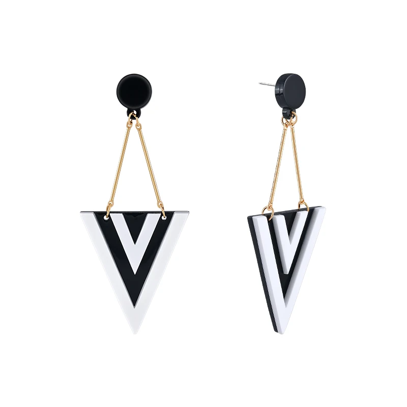 

Black and white triangle exaggerated acrylic geometric earrings fashionable personalized earrings