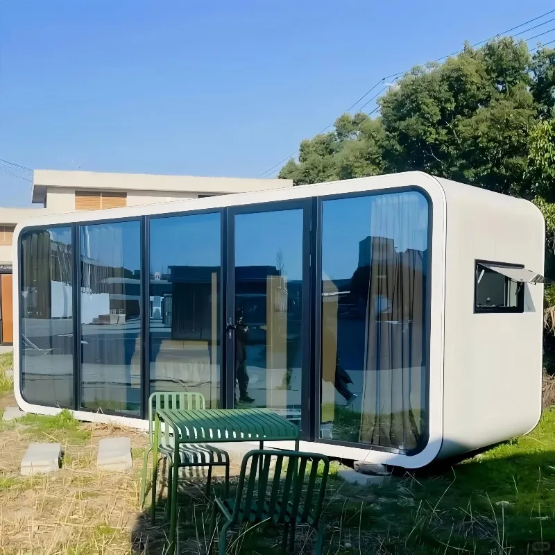 20Ft Luxury Prefabricated Tiny  Modular Apple Cabins Capsule Container House Sleeping Pod Villa